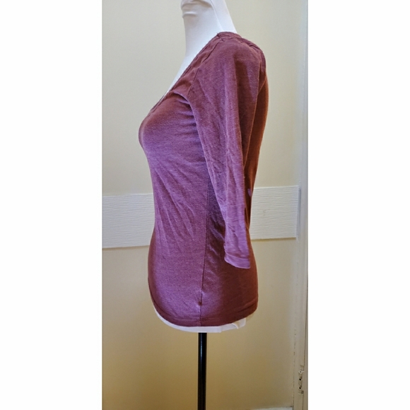 Old Navy T-Shirt - Picture 4 of 12